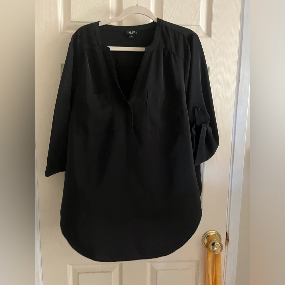 Torrid Harper blouse black size 2 (2x)